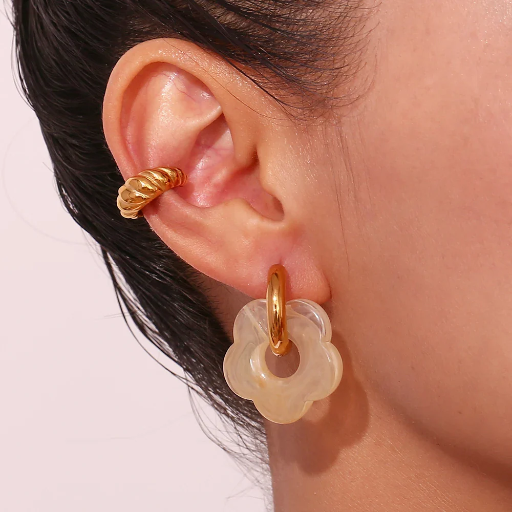 Boucles d'Oreilles Fleur Résine – Image 2